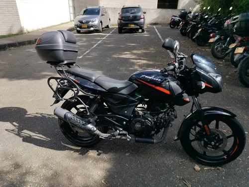 Pulsar 180 Fi Neon