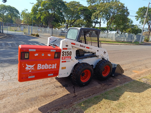 Mini-carregadeira Bobcat S150
