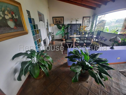 Bello Townhouse En Venta Ubicado En La Tahona 25-15574