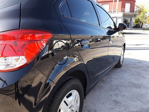 Imagen 7 de 14 de Chevrolet Onix 2017 1.4 Joy Ls + 98cv