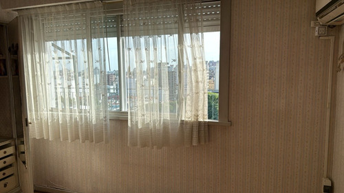 Departamento 3 Ambientes Frente Plaza Flores