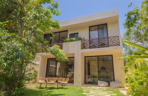 Villa De 4 Recamaras, Alberca Privada, Acabados De Lujo, Cuarto En Planta Baja, Pre-construccion En Venta Aldea Zama, Tulum.