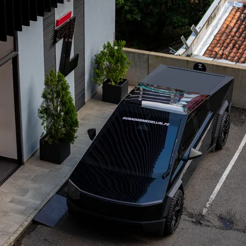 Tesla Cybertruck Foundation Series 2025