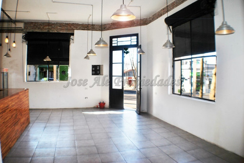 Imagen 5 de 8 de En Venta - Local Comercial En Colonia De Sacramento