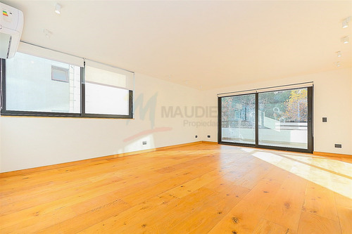 Departamento En Arriendo De 2 Dorm. En Las Condes