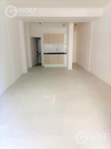 Venta Y Alquiler De Local Comercial Próximo A 26 De Marzo, Pocitos, Montevideo
