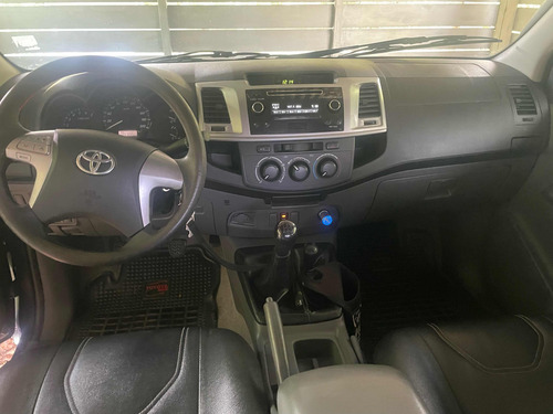 Toyota Hilux 2.7 Cd Srv Vvti 4x4 - A3