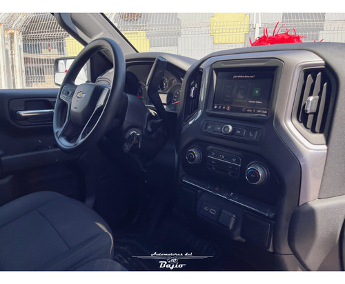 Chevrolet Silverado wt doble cabina 4.3
