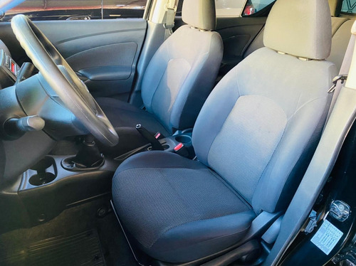 Imagem 8 de 9 de Nissan Versa 2013 1.6 16v Sv Flex 4p