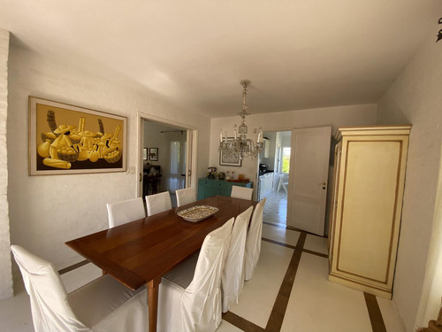 Casa En Punta Del Este En La Barra. Vista Al Mar Desde Planta Alta.
