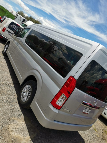 Renta De Camionetas Ejecutivas De Pasajeros Con O Sin Chofer