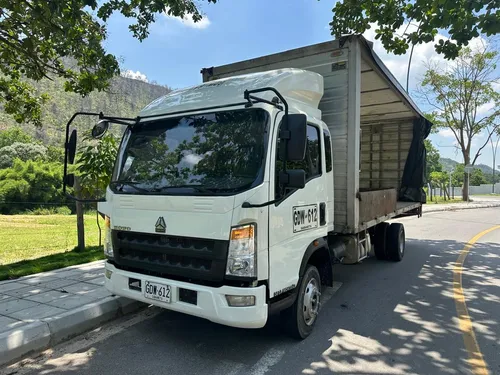 Camion Sinotruk Howo Canter