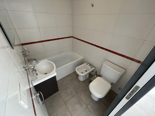 Departamento 2 Ambientes Moderno En Alquiler Con Balcon - Wilde