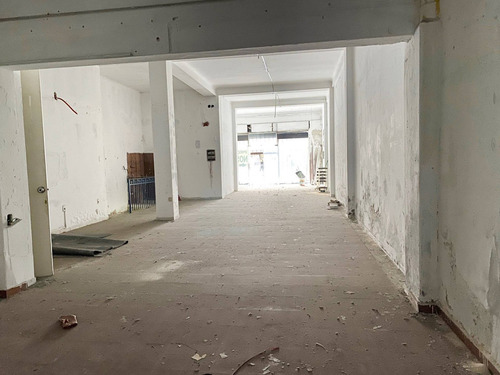 Imagen 4 de 4 de Alquiler - Excelente Local Comercial Sobe Av. 18 De Julio Con 250 M2, Cordã³n - 18 De Julio Y Pablo De Marãa