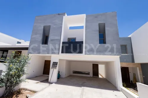 Casa En Venta En Fraccionamiento Bosques Del Valle Iv, Chihuahua, Chih.