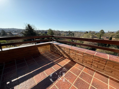 Venta Casa De Categoria Y Dpto Con Piscina En Villa Del Lago