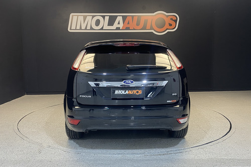 Ford Focus 2.0 Ghia 5p Mt 2010