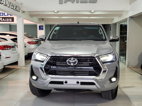 Imagen 3 de 18 de Toyota Hilux 2021 2.8 Cd Srv 177cv 4x2 At