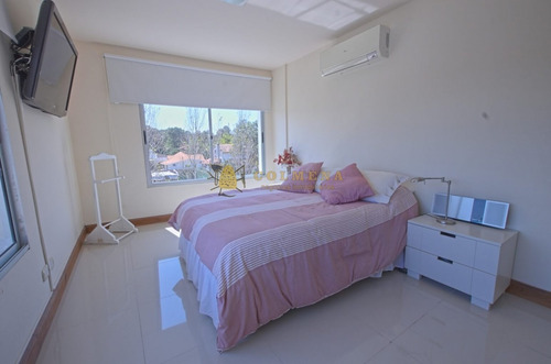 Apartamento En Venta - Pinares- Ref: 3878