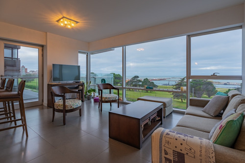 Departamento En Venta En Playa Grande