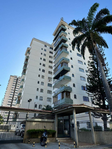 Frances Mijares Vende Apartamento Amoblado En Residencias Nabus, Urb. Camoruco Cod 227759