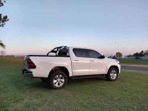 Toyota Hilux 2.8 Cd Srv 177cv 4x2