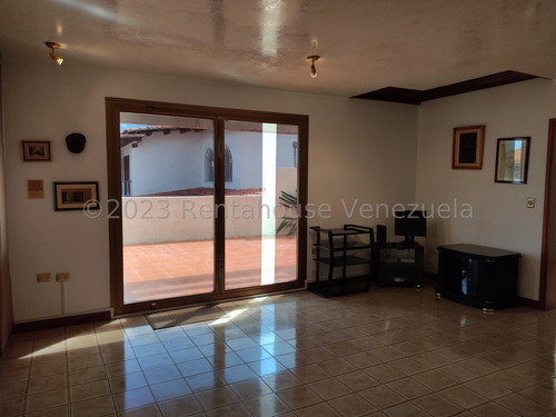 Casa En Venta En Los Naranjos Del Cafetal 24-21153 Yf