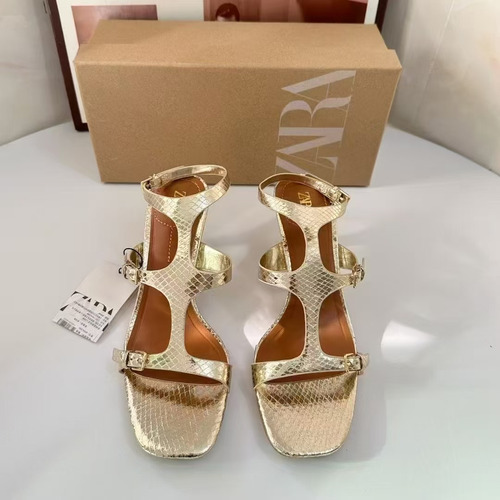 Sandalias Con Hebilla Metálica Con Estampado De Serpiente Do