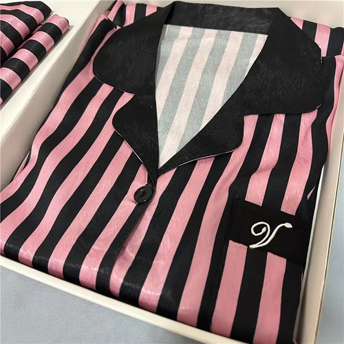 Pijama De Rayas Rosas De Manga Larga De Seda Fina