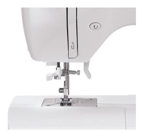 Imagen 5 de 5 de Máquina de coser recta Singer Starlet 6699 portable blanca y rosa 127V