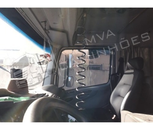 Imagem 6 de 14 de Caminhão Mercedes 2040 - 4x2 T