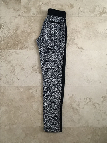 Pantalón Bershka Jogger Estampado Talla Xs / Extra Chica (Usado)