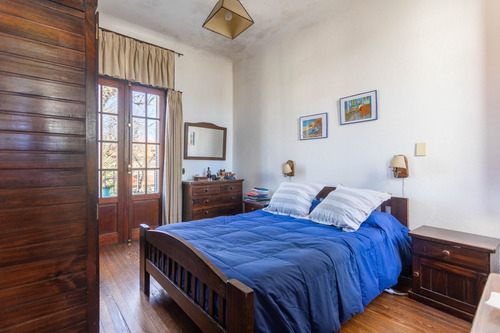 Única En Su Estilo. Venta De Casa En Malvin, 5 Dormitorios, Padrón Único.