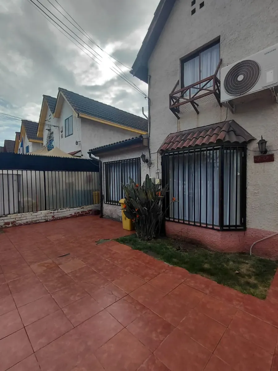 Imagen 1 de 15 de Excelente Casa En Barrio Residencial 3d/2b
