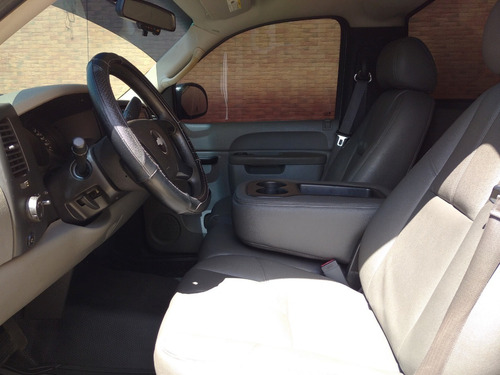 Imagen 10 de 16 de Chevrolet Silverado Ls 4x2 - Automatica