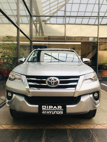 Imagen 5 de 12 de Toyota Hilux Sw4 Srx At
