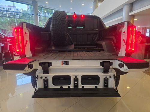 GMC Hummer EV PICKUP DEMO