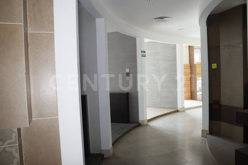 Local Comercial Con Oficinas En Jardines De La Corregidora, Colima
