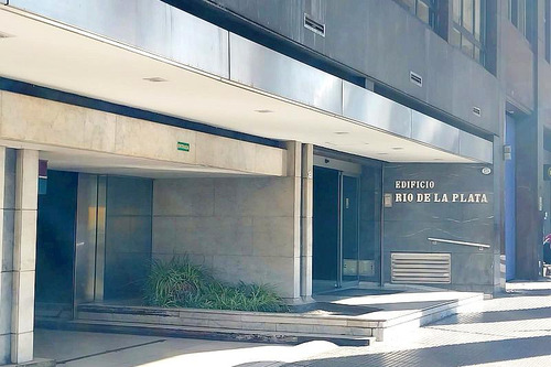 Oficina En Muy Buen Estado, Reciclada | Luminosa
