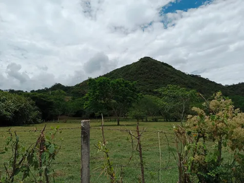 Linda Finca Que Hace Parte De Una Mas Grande, Para Inversionista Es Sub Urbana