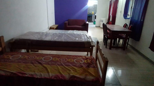 Casa En Venta - 2 Dormitorios 2 Baños - 1.250mts2 - Arana - La Plata