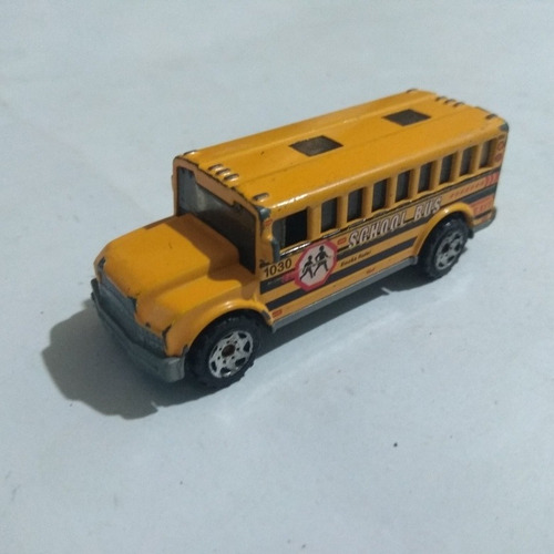 Matchbox School Bus Amarillo 2004 Car Toy Autobus