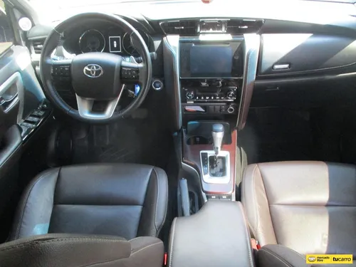 Toyota Fortuner Srv 4x2 2700cc At Aa