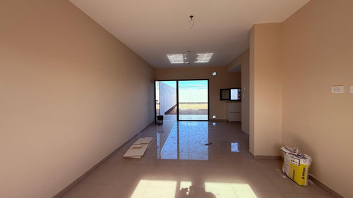 Venta De Duplex A Estrenar En Primaterra, Centenario