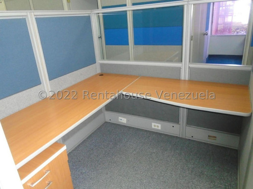Ms: 24-6177. Vendemos Espectacular Oficina En Zona Estratégica, Ubicada En Chuao.