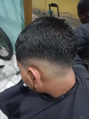Corte De Cabelo A Domicílio.