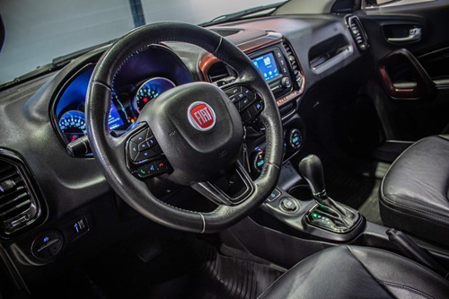 Imagen 2 de 15 de Fiat Toro Freedom 1.8 4x2 At 44.000km 2019 Gris