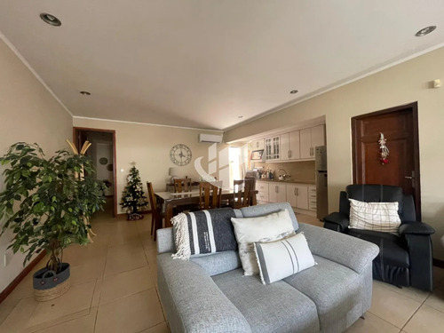 Casa En Mercedes, Terminal