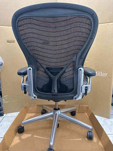 Cadeira Herman Miller Aeron C . Não Compra C Mercado De Env Grafite (Usado)