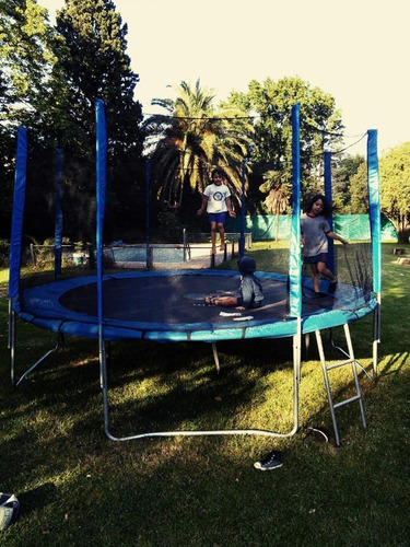 Imagen 4 de 5 de Alquiler De Inflables, Cama Elastica, Pista Scalextric